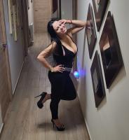 745031884: Chica busca chico en Huesca
