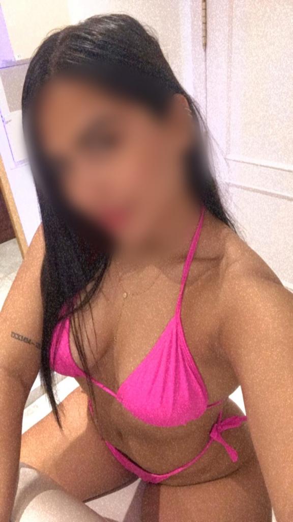 Chica busca chico en Alicante: Chica busca chico