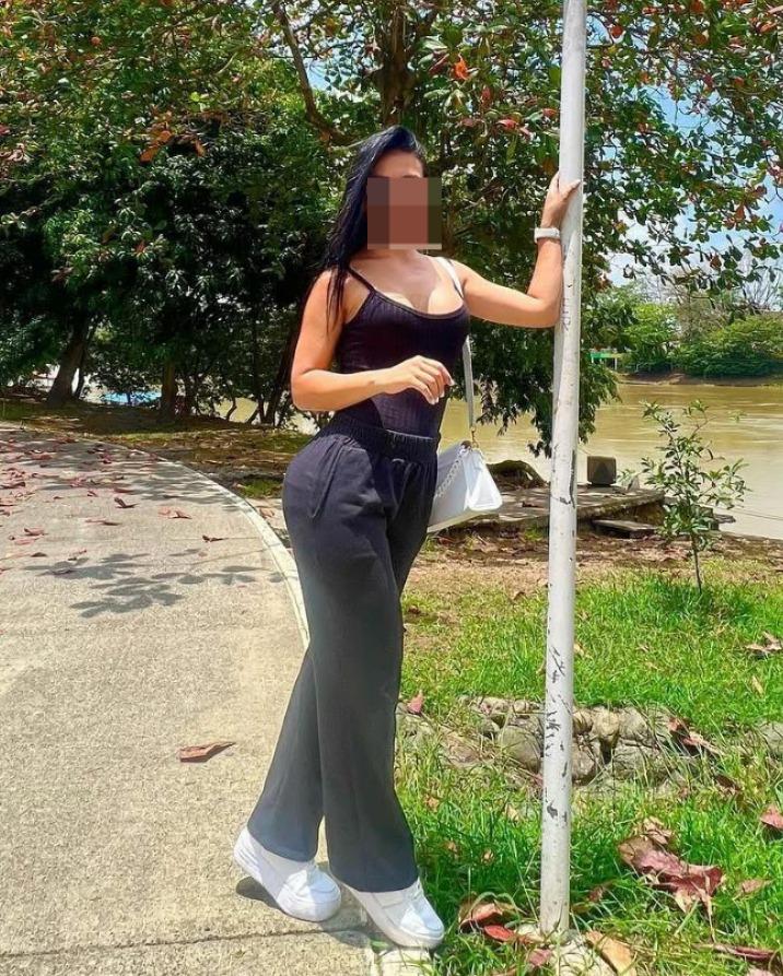 Chica busca chico en Huelva: 