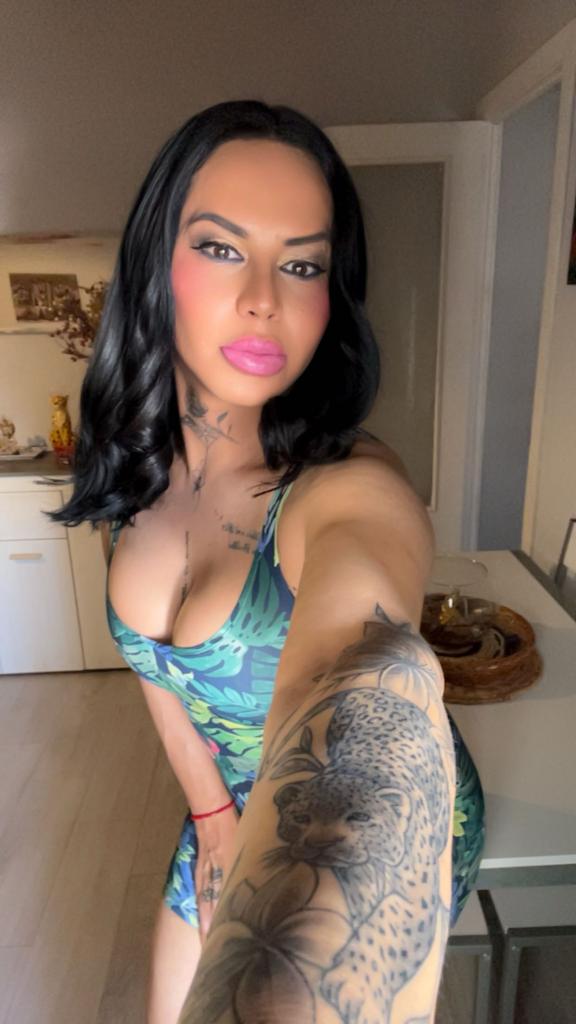 662477225: Transexual en Barcelona