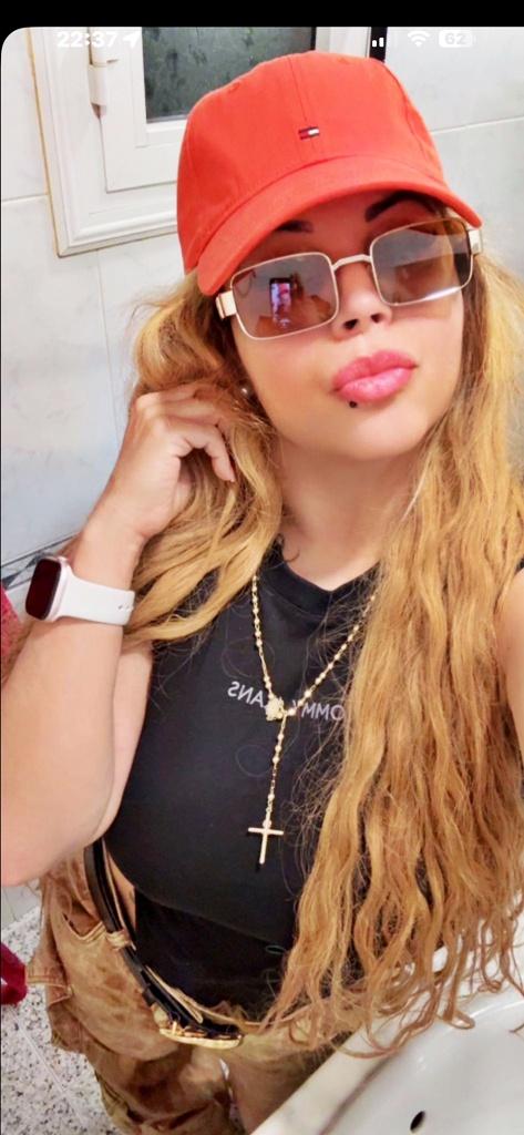 672340285: Chica busca chico en Barcelona