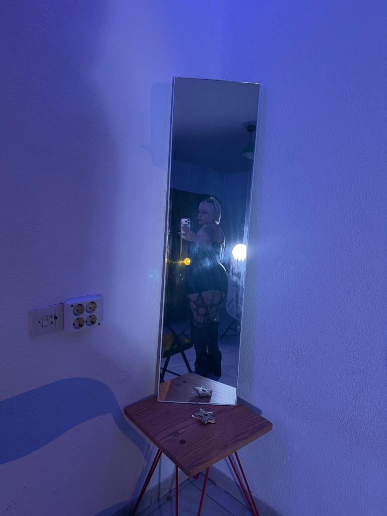 Chica busca chico en Granada: 