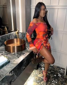 604897756: Chica busca chico en La Coruña