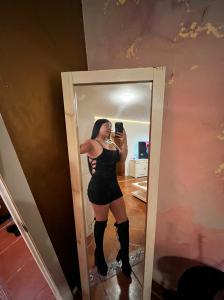 687030967: Chica busca chico en Málaga