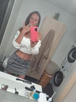 664219740: Chica busca chico en Barcelona