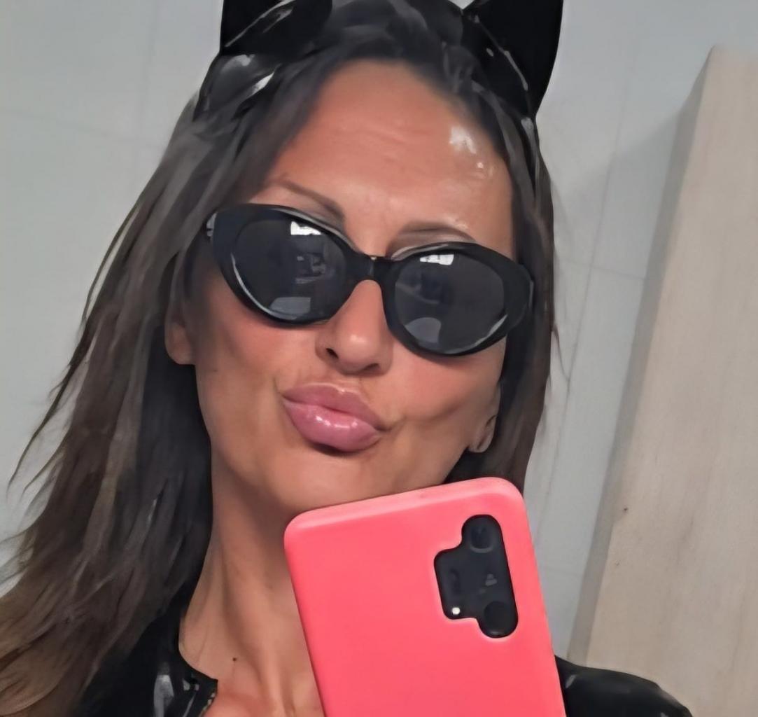 615959749: Chica busca chico en Barcelona