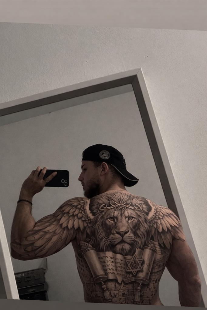 Chico busca chica en La Coruña: 