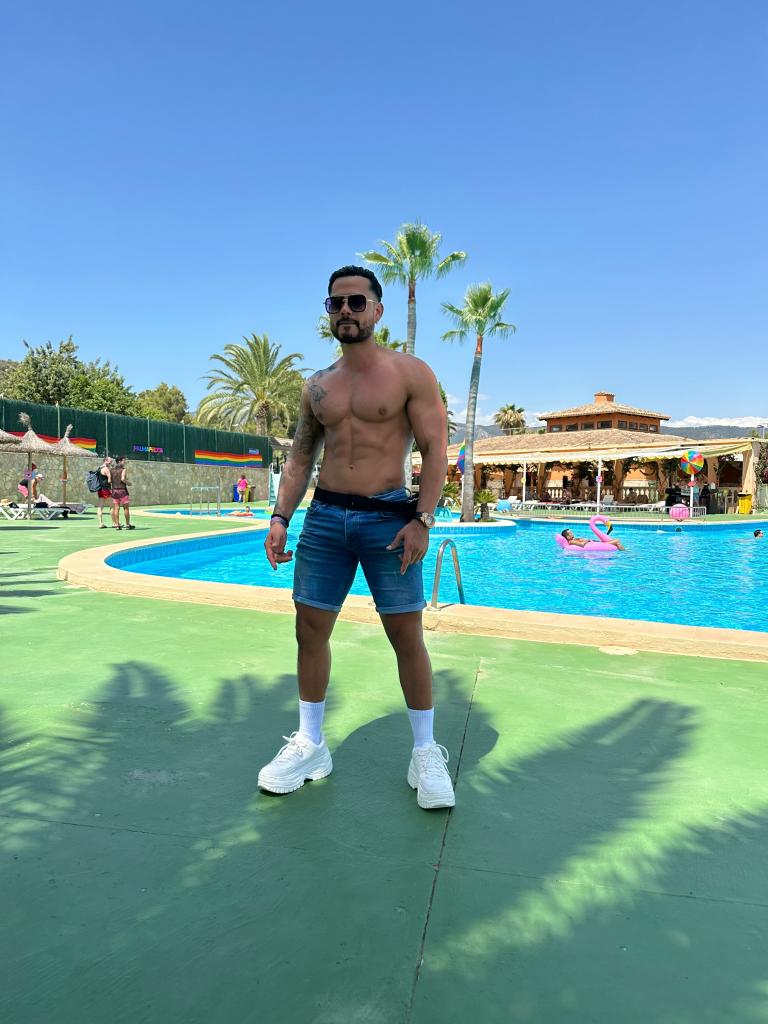 Chico busca chica en Mallorca: 