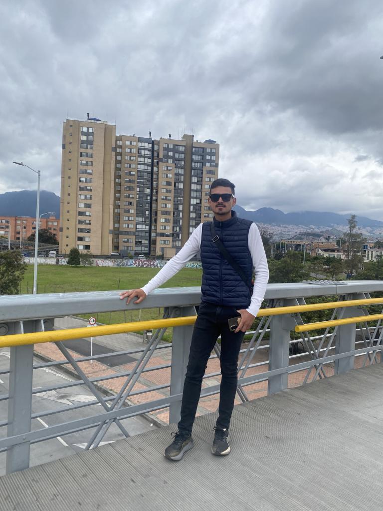 Chico busca chica en Sevilla: 