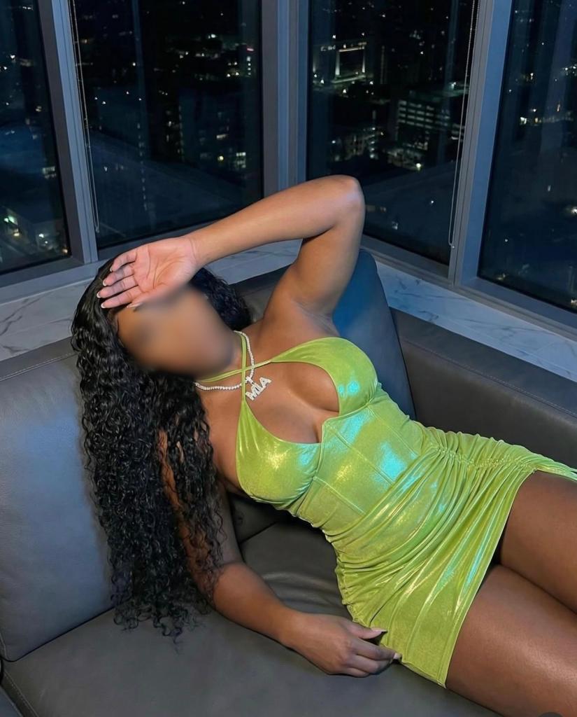 Chica busca chico en Sevilla: 