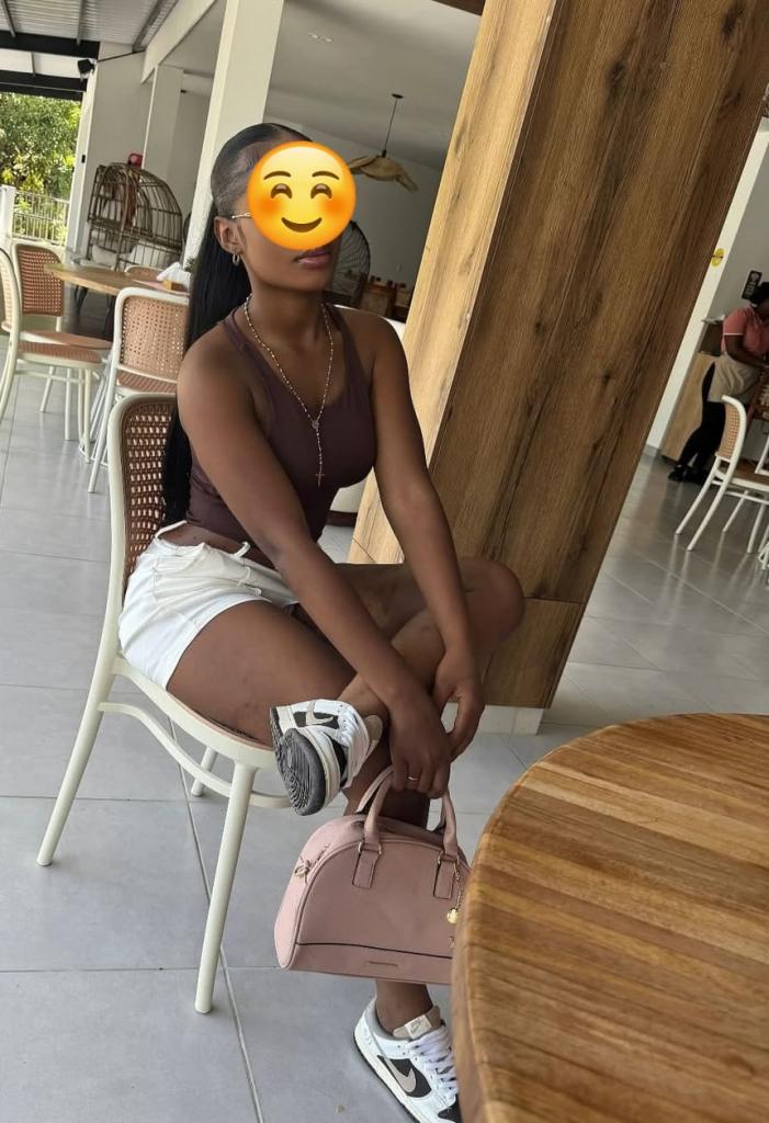 614675020: Chica busca chico en Sevilla