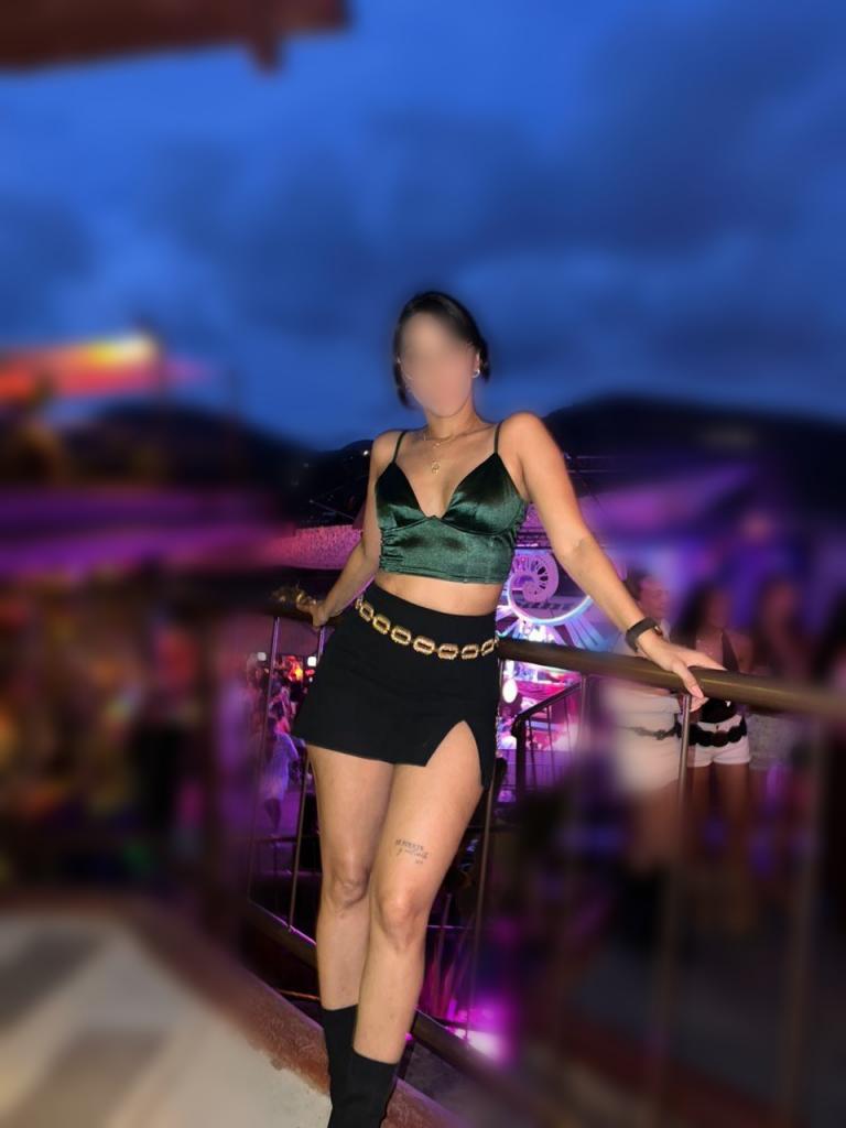 Chica busca chico en Ibiza: Chica busca chico