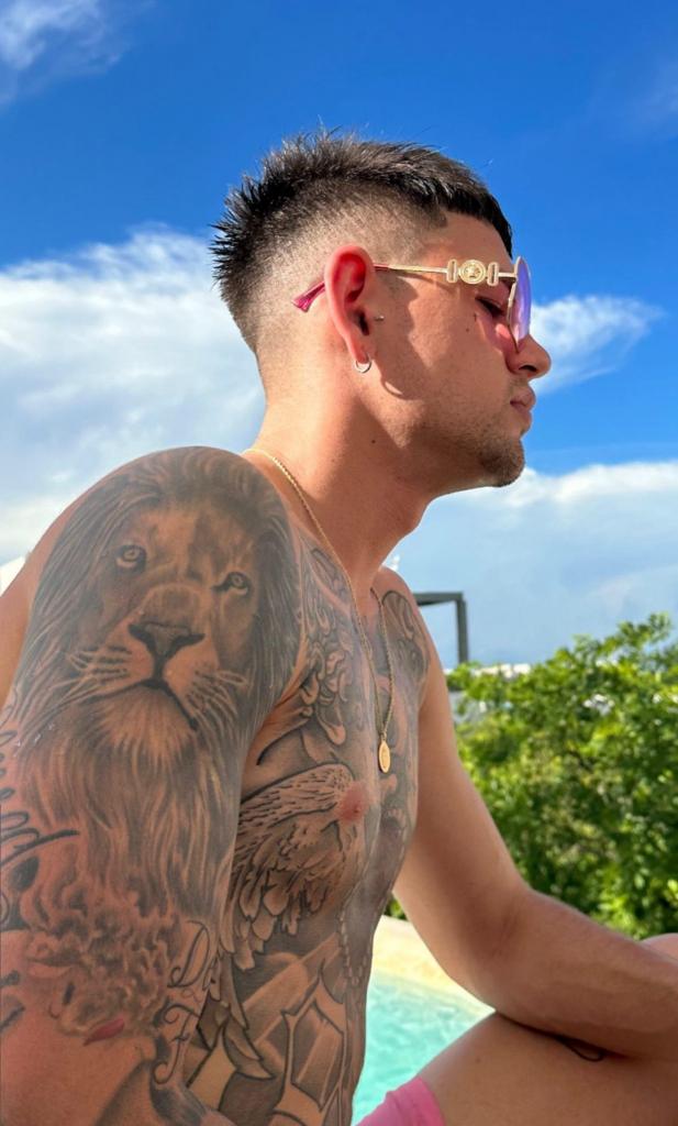 613831618: Chico busca chica en Barcelona