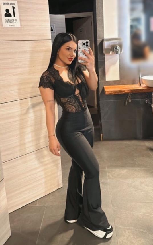 672703505: Chica busca chico en Barcelona