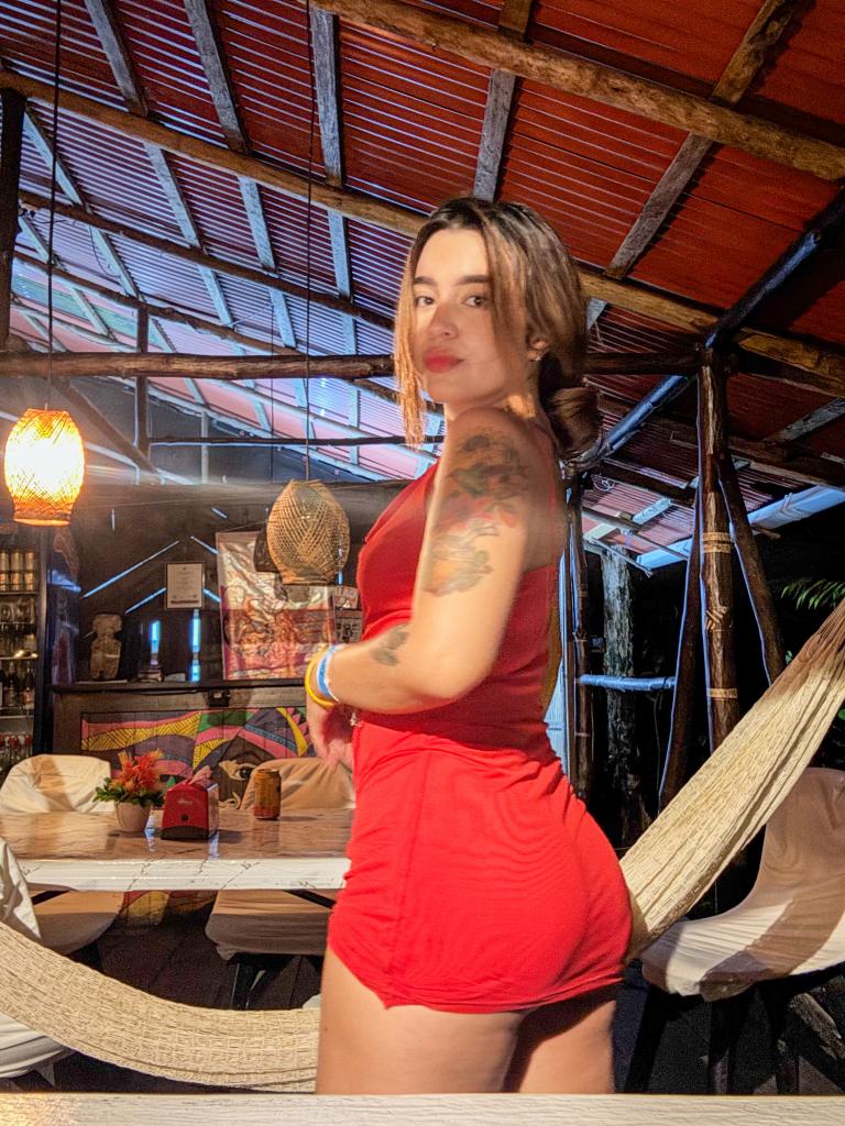 631623086: Chica busca chico en Barcelona