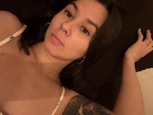 670318406: Chica busca chico en Valencia