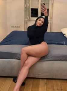 666833874: Chica busca chico en Sevilla