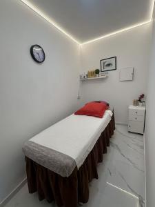 612299666: Chica busca chico en Madrid