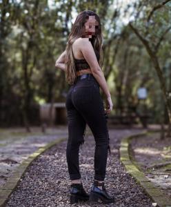 643972034: Chica busca chico en Barcelona