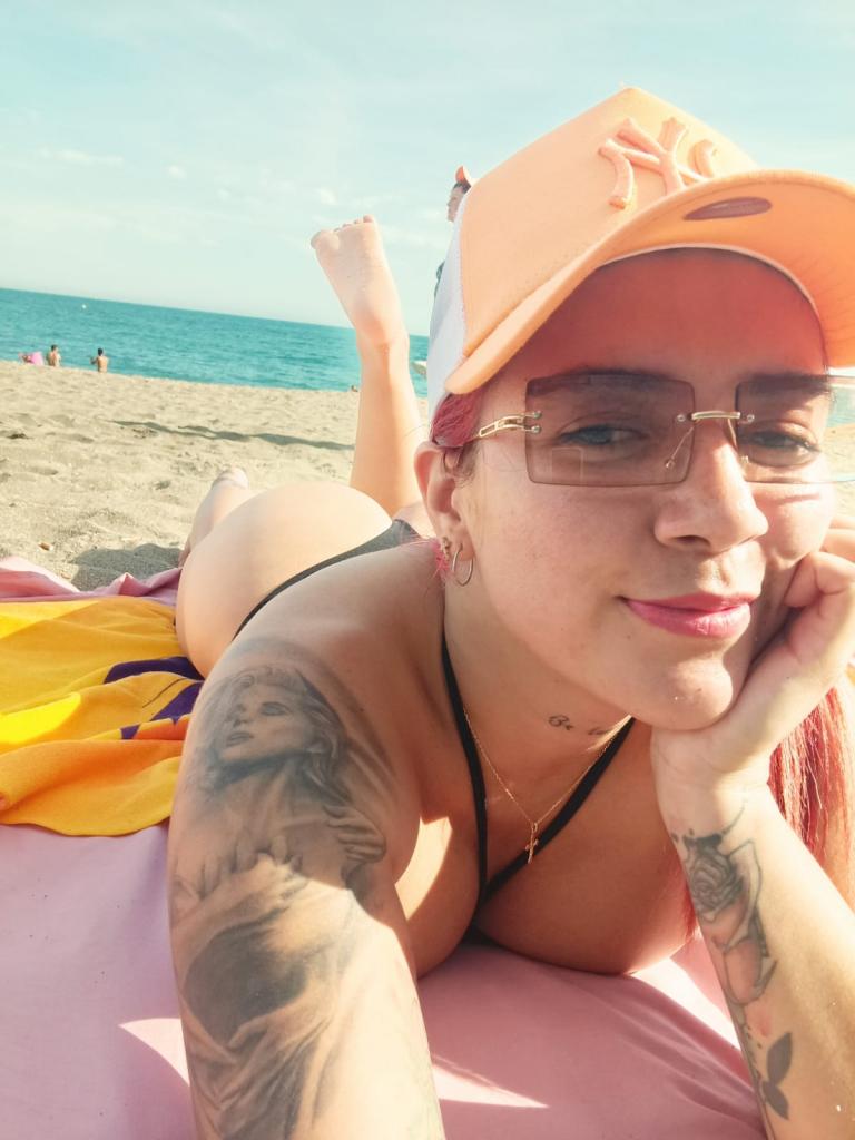 644156246: Chica busca chico en Barcelona