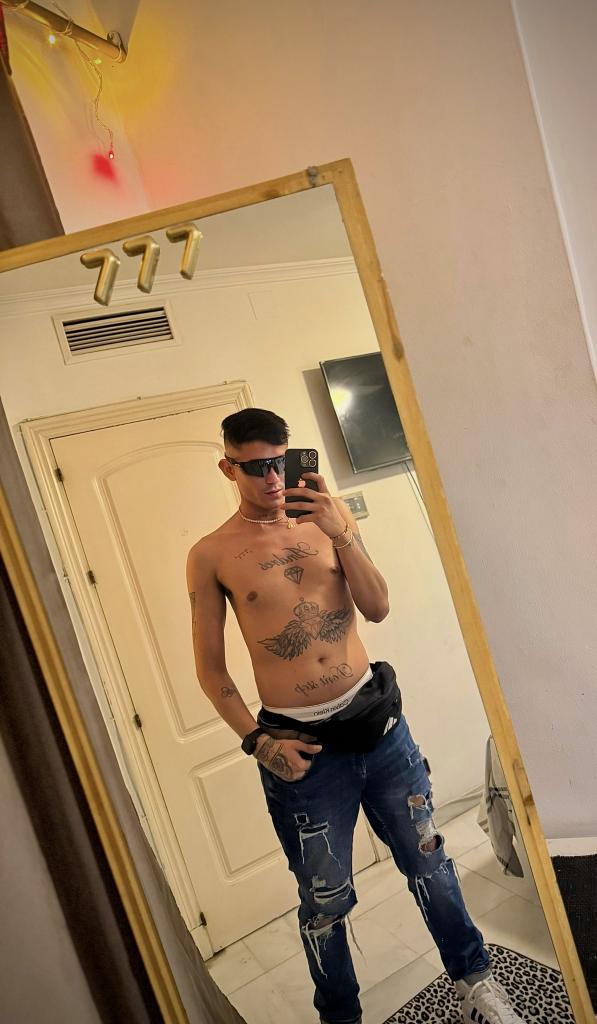 Chico busca chica en Huelva: 