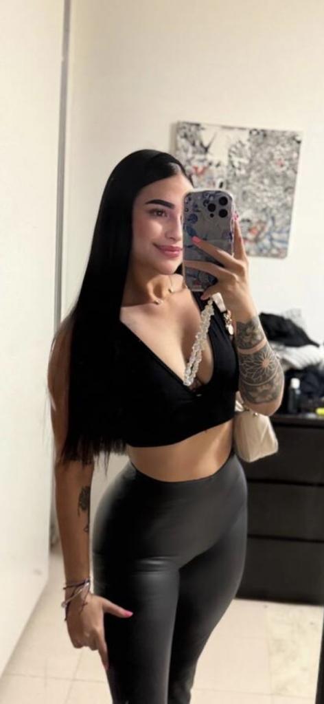 Chica busca chico en Málaga: Chica busca chico