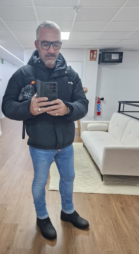 614164070: Chico busca chica en Granada