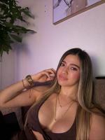 672259937: Chica busca chico en Sevilla