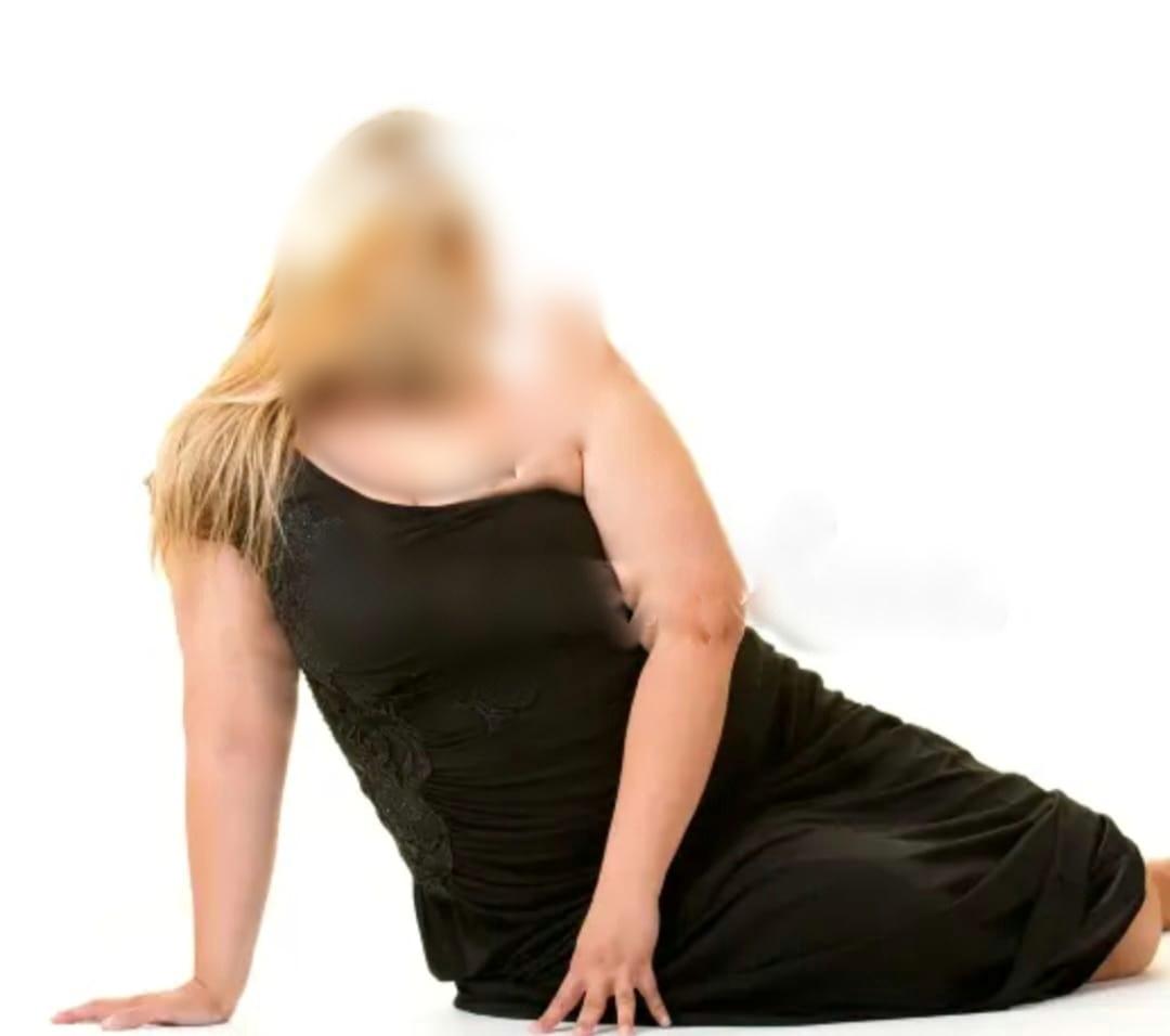 631039466: Chica busca chico en Barcelona