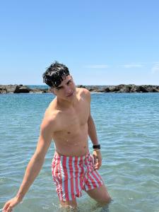 631702017: Chico busca chica en Sevilla