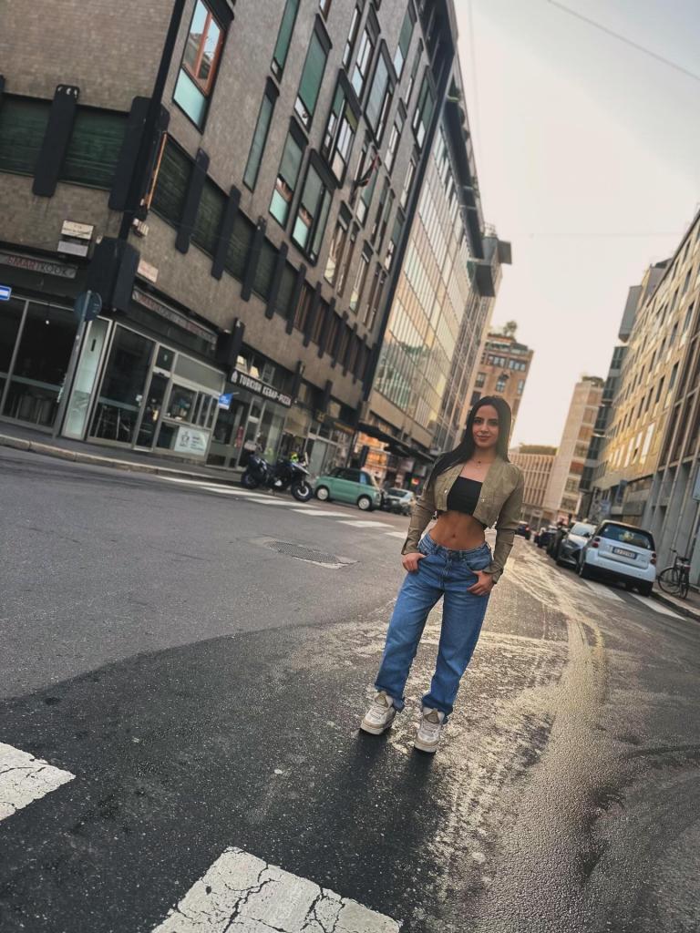 604133258: Chica busca chico en Cádiz