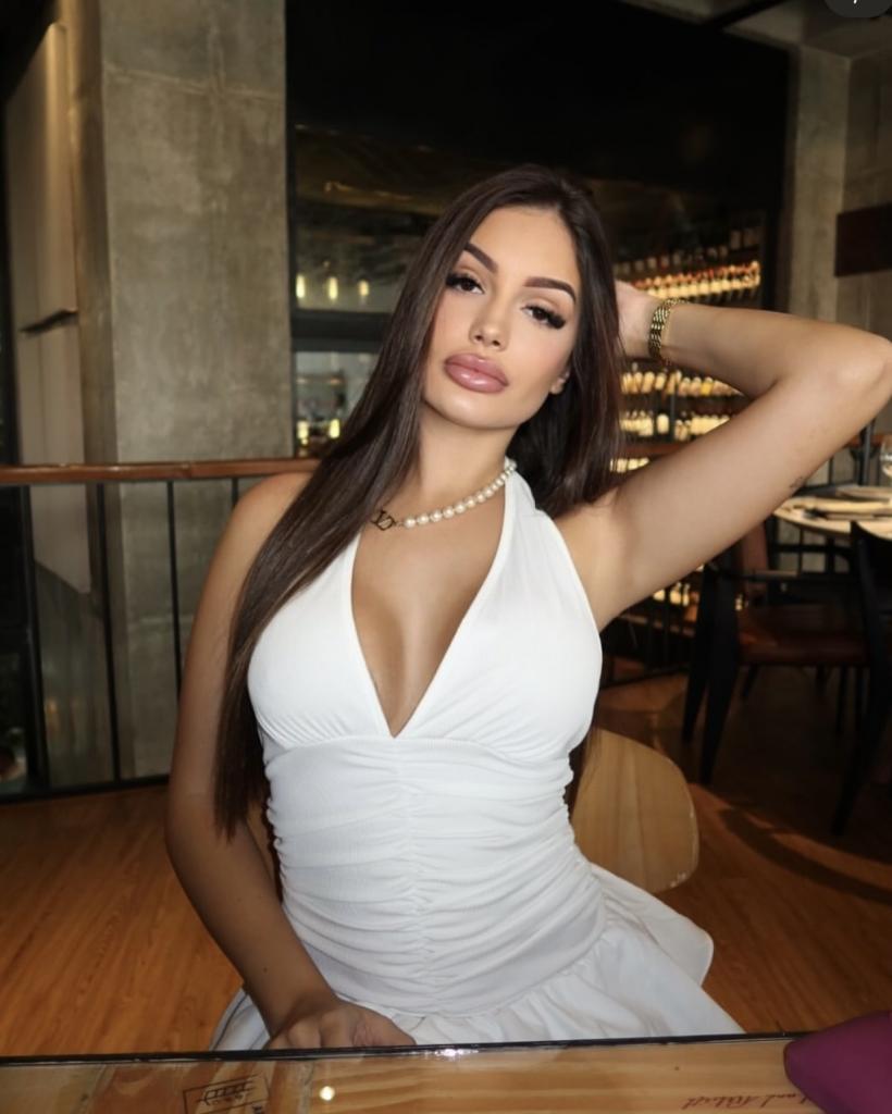 Chica busca chico en Alicante: Chica busca chico