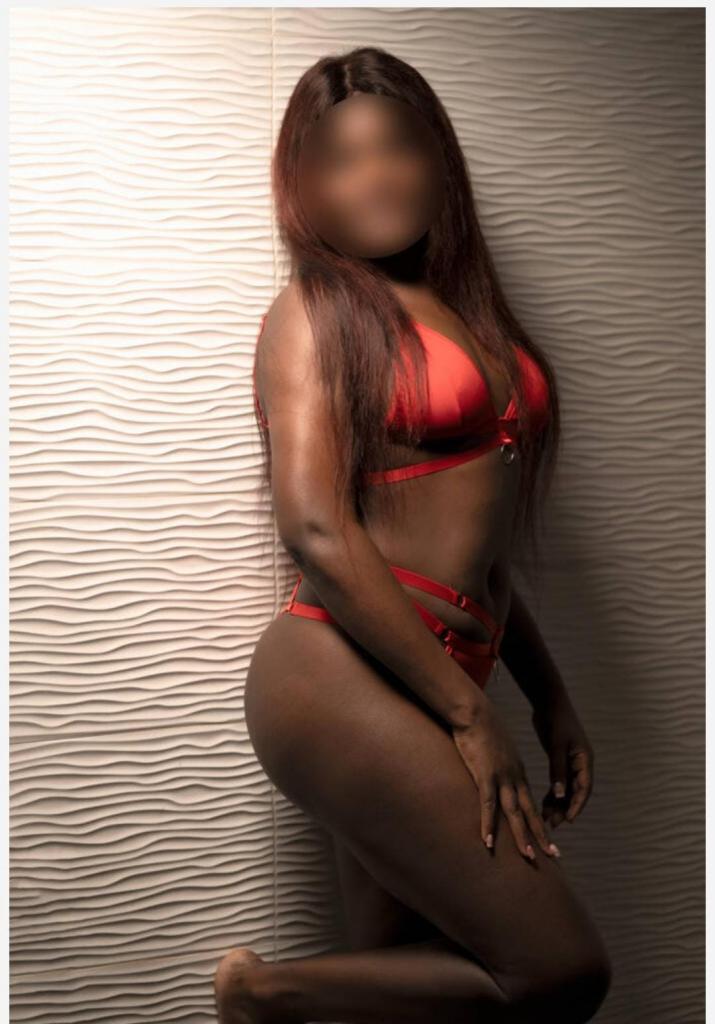 Chica busca chico en Cádiz: 