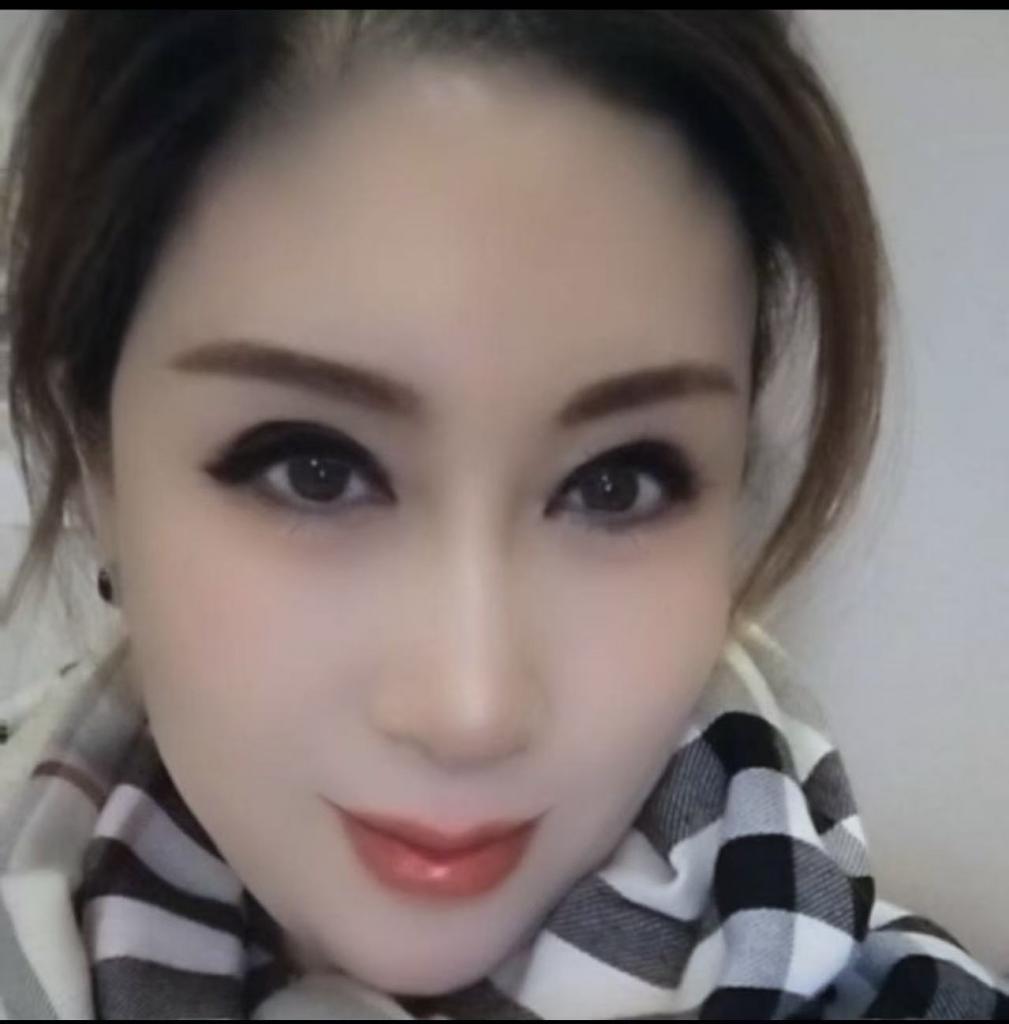 698889039: Chica busca chico en Barcelona