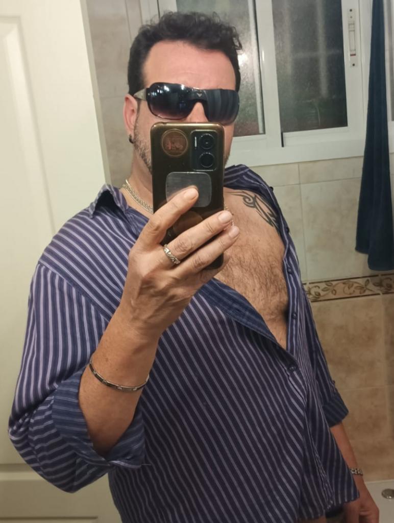 614434585: Chico busca chica en Málaga