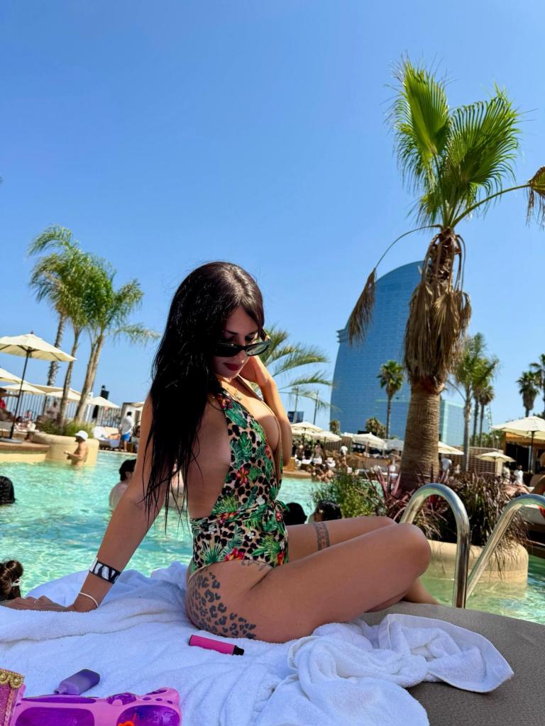 661437606: Chica busca chico en Melilla