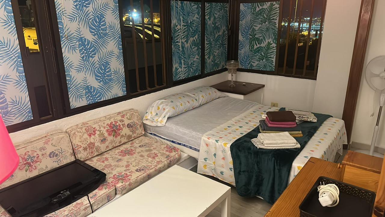 Chica busca chico en Tenerife: 