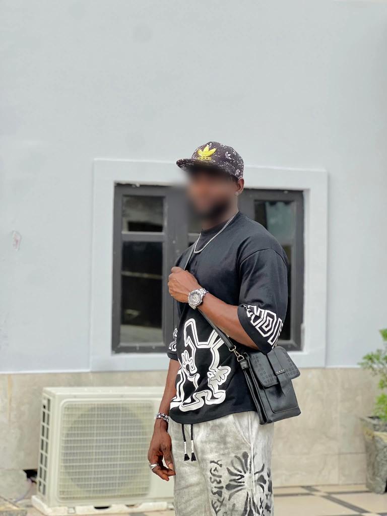 Chico busca chica en Sevilla: 