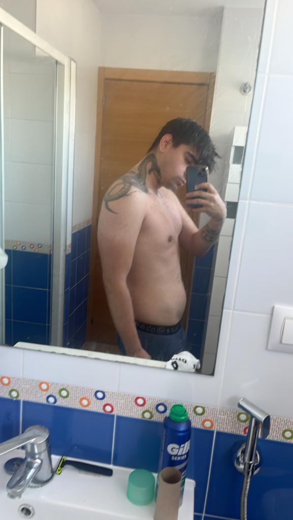 689382381: Chico busca chica en Málaga