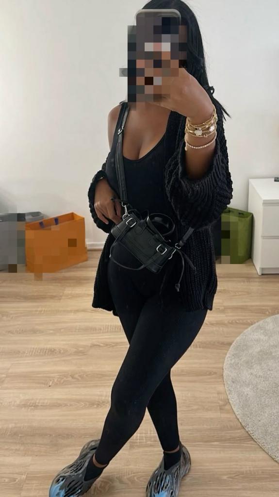 Chica busca chico en Almería: 