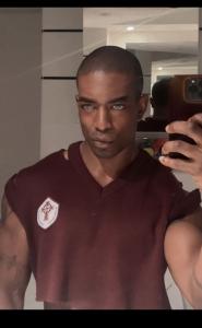 611338689: Chico busca chica en Barcelona