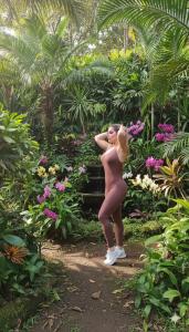 653980398: Chica busca chico en Orense