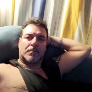 614434585: Chico busca chica en Málaga