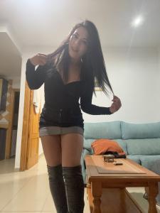 613264921: Chica busca chico en Málaga