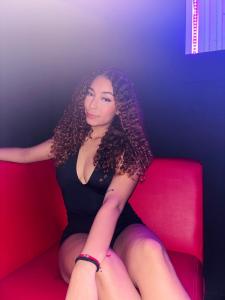 695452728: Chica busca chico en Valencia