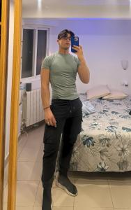 624492415: Chico busca chica en Madrid