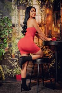 672084491: Chica busca chico en Ibiza