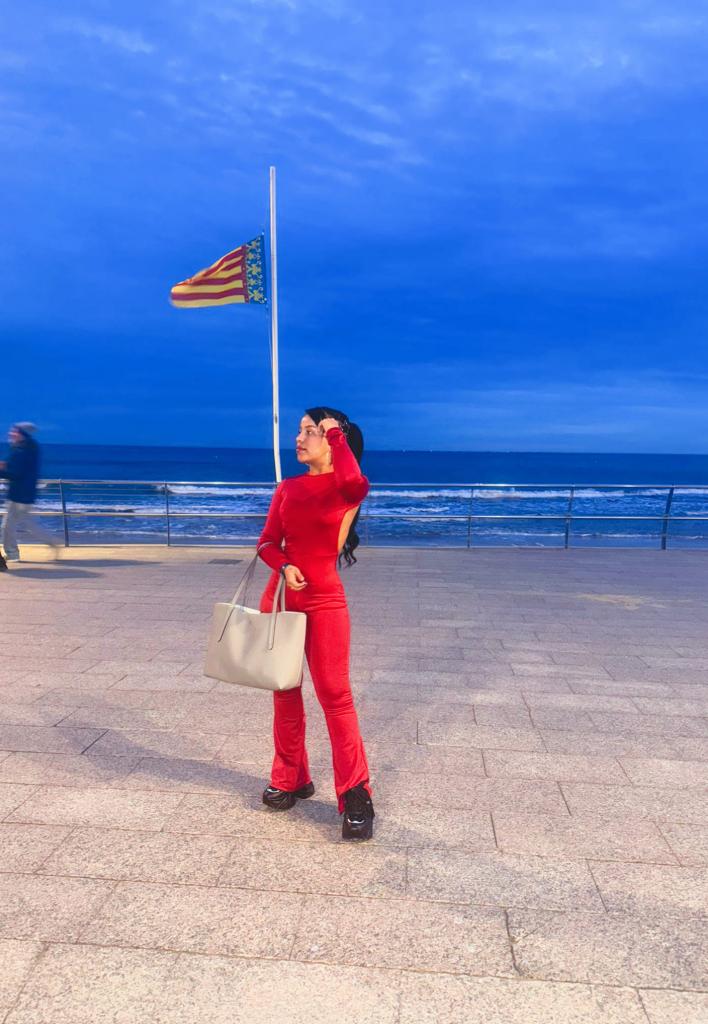 Chica busca chico en Alicante: 