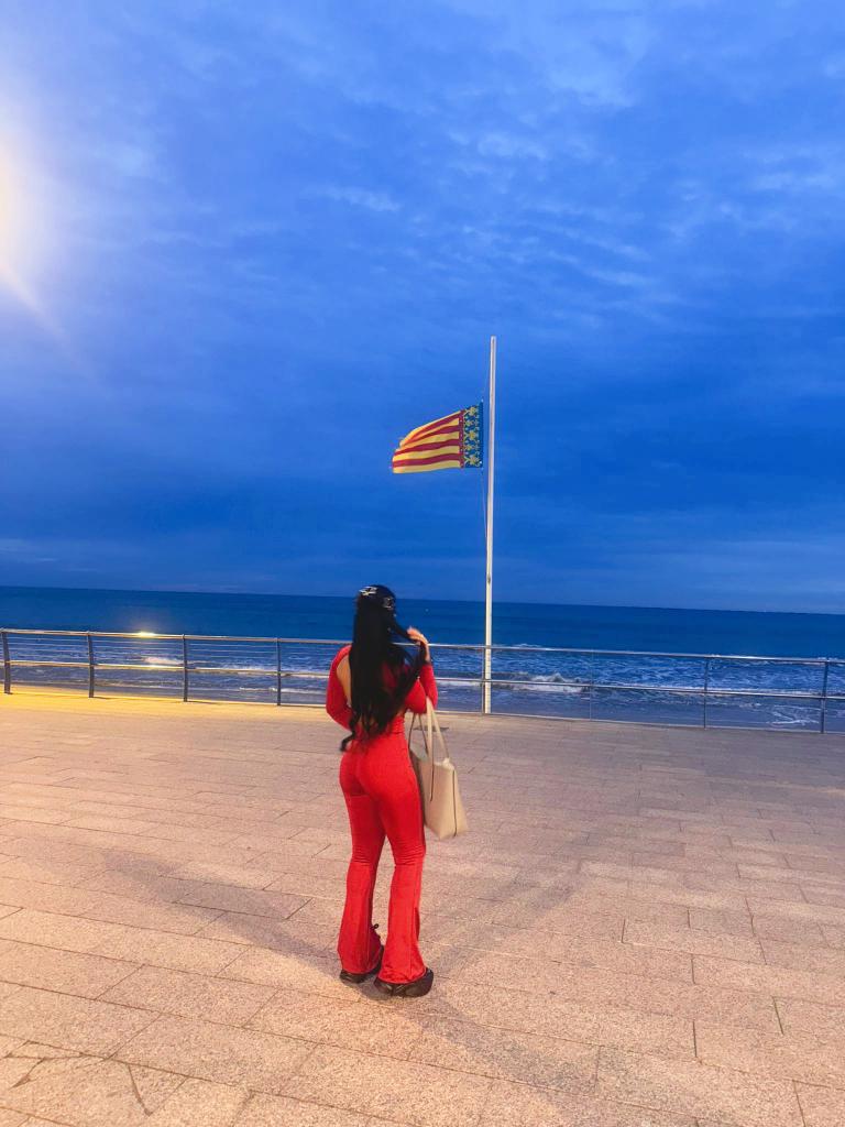 Chica busca chico en Alicante: 