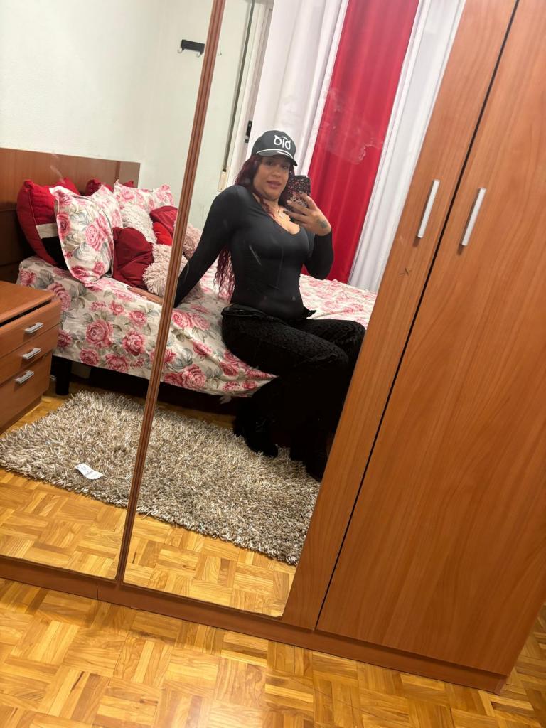 641854979: Chica busca chico en Sevilla